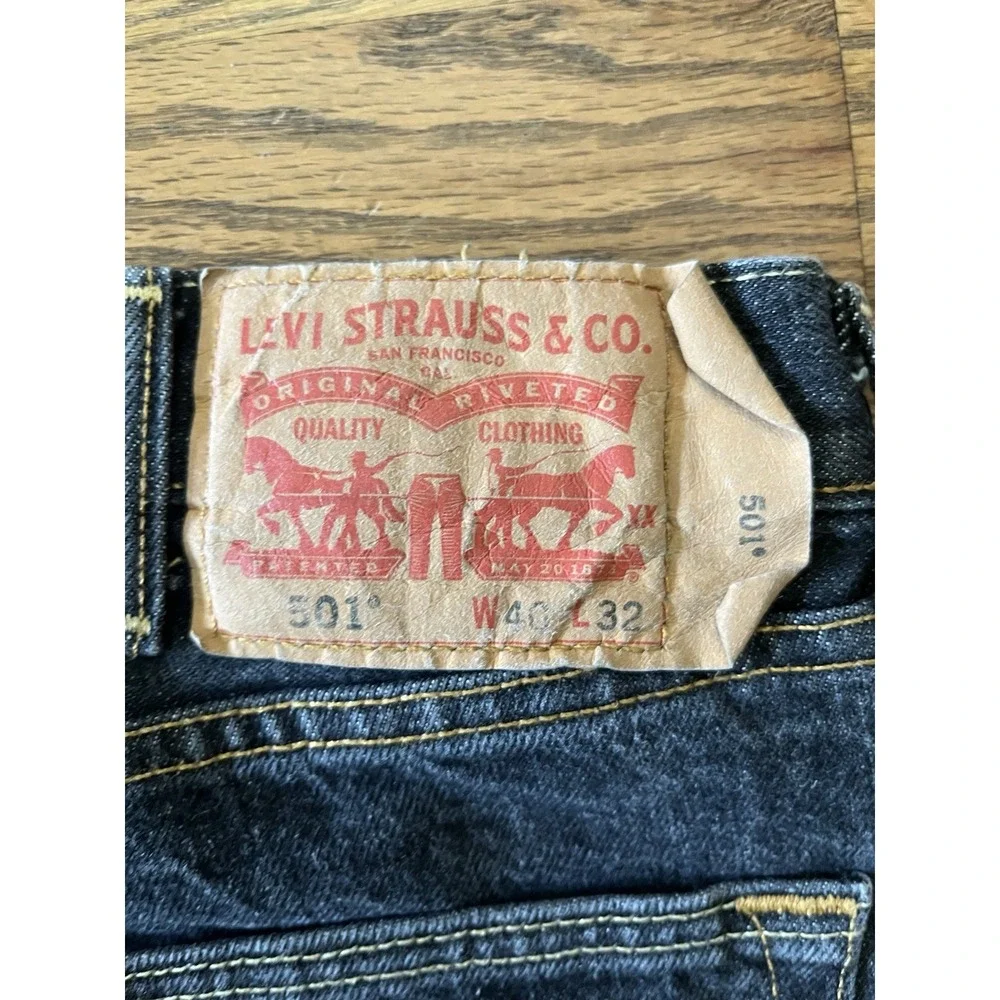 Levi's 501-0226 Jeans Black Stonewash Button Fly Straight Leg 40x32 actual:37x29